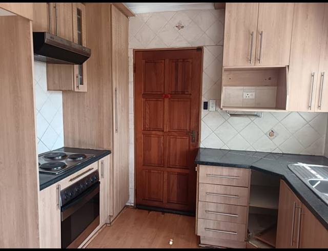 3 BEDROOM HOUSE FOR SALE IN CLAYVILLE